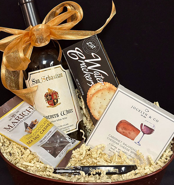 Simple Elegance wine basket